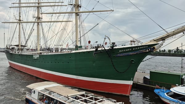 Rickmer Rickmers: Historisches Segelschiff fährt zur Generalüberholung in die Werft
